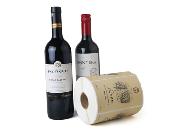 如何在紅酒上貼定制標簽？